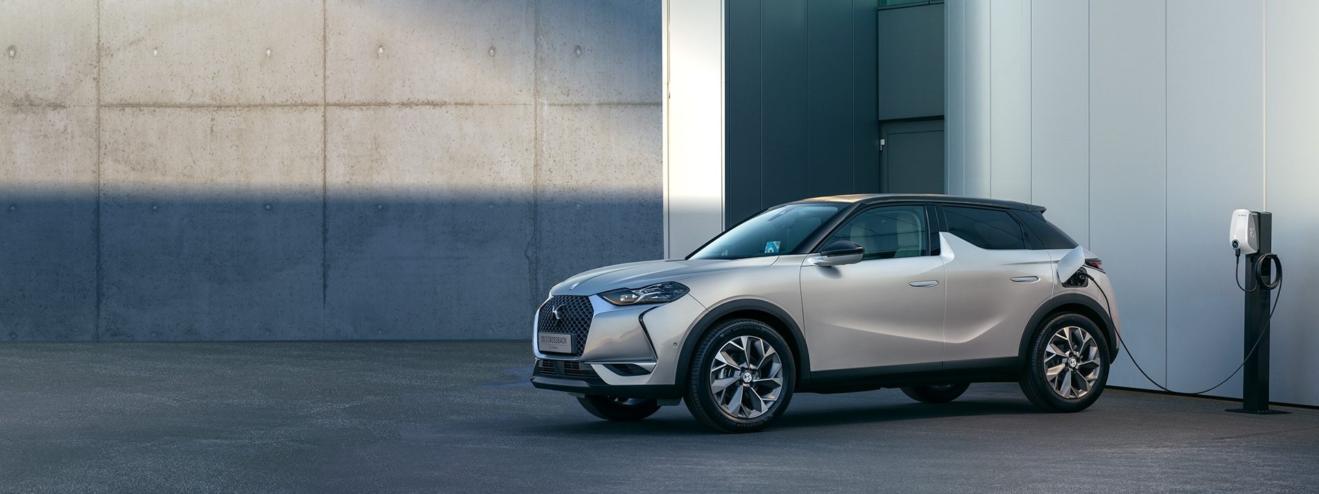 DS 3 CROSSBACK E-TENSE デビュー