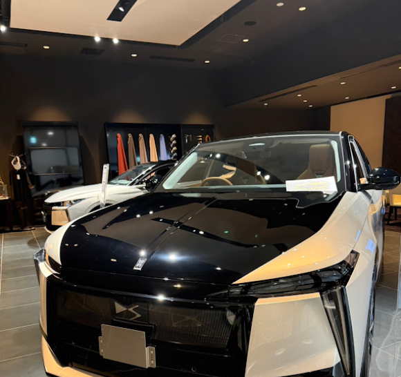 展示車のご紹介【DS8°】